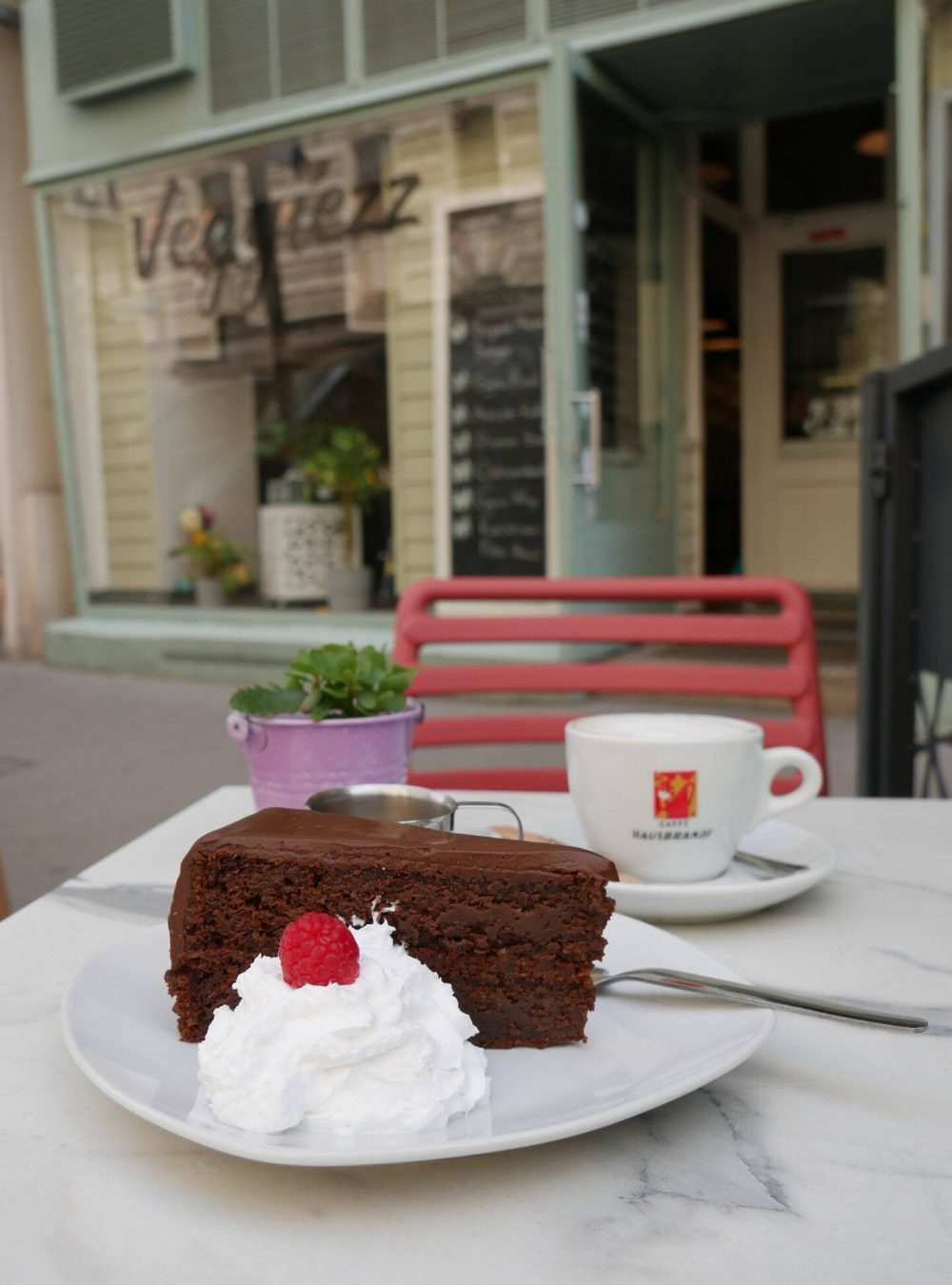 Veggiezz Vegane Sachertorte Wien